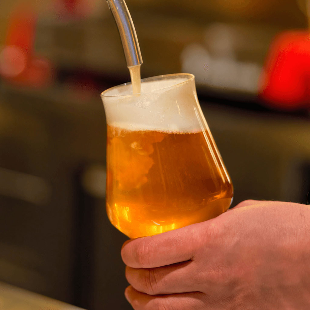 Canva - Pour beer